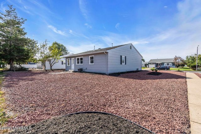 29 Carlisle Road, Toms River, NJ 08757