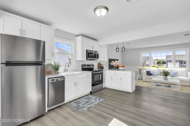 29 Carlisle Road, Toms River, NJ 08757