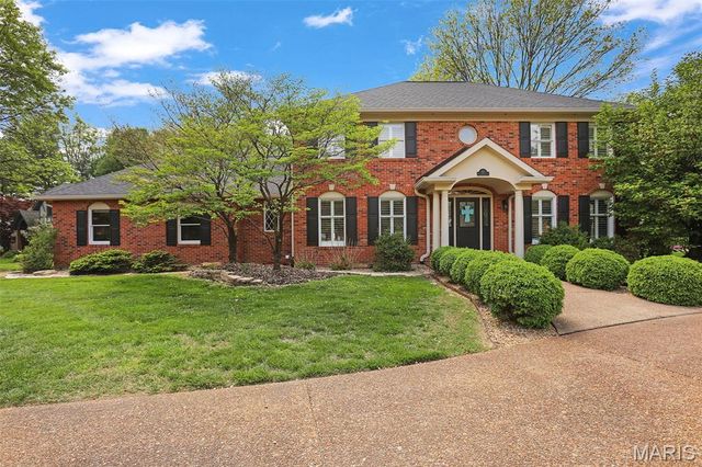 6 Pinebrook Court, Edwardsville, IL 62025