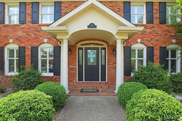 6 Pinebrook Court, Edwardsville, IL 62025