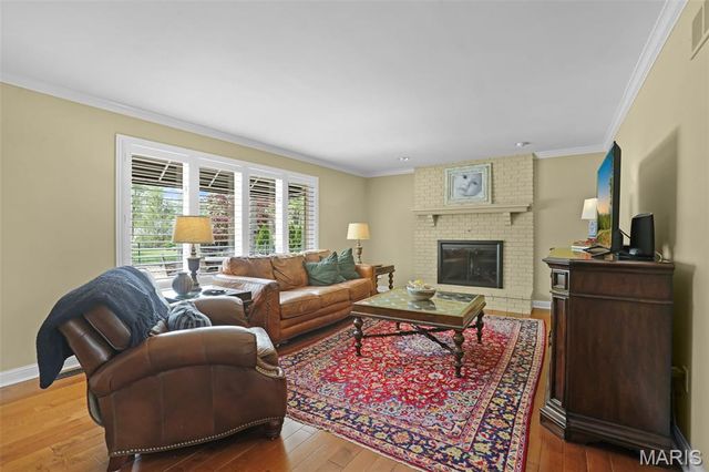 6 Pinebrook Court, Edwardsville, IL 62025
