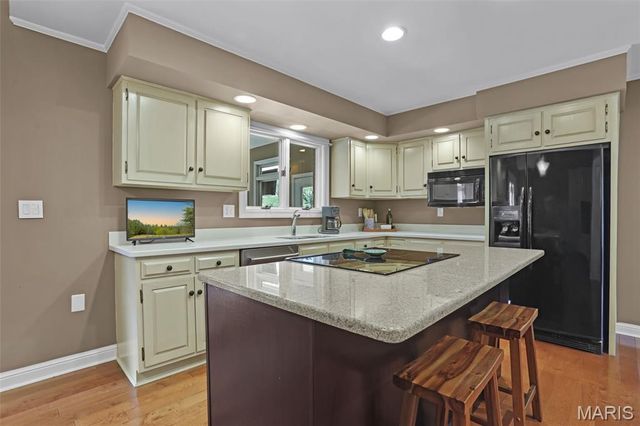 6 Pinebrook Court, Edwardsville, IL 62025