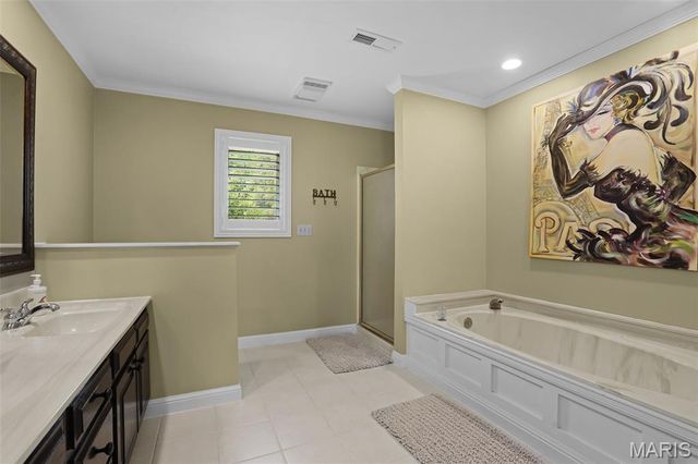 6 Pinebrook Court, Edwardsville, IL 62025