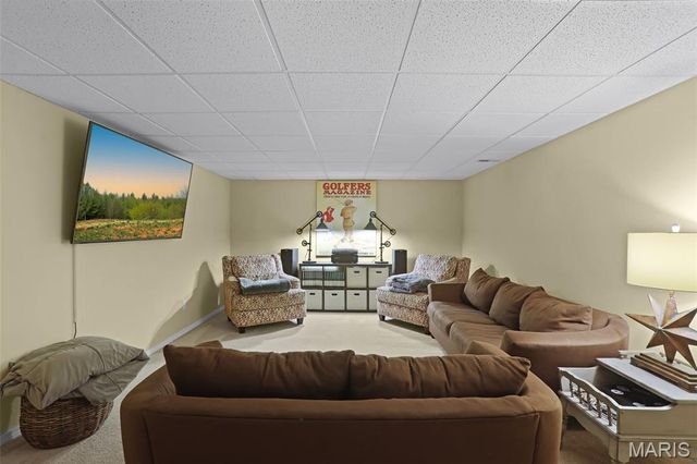 6 Pinebrook Court, Edwardsville, IL 62025