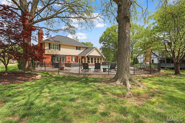 6 Pinebrook Court, Edwardsville, IL 62025