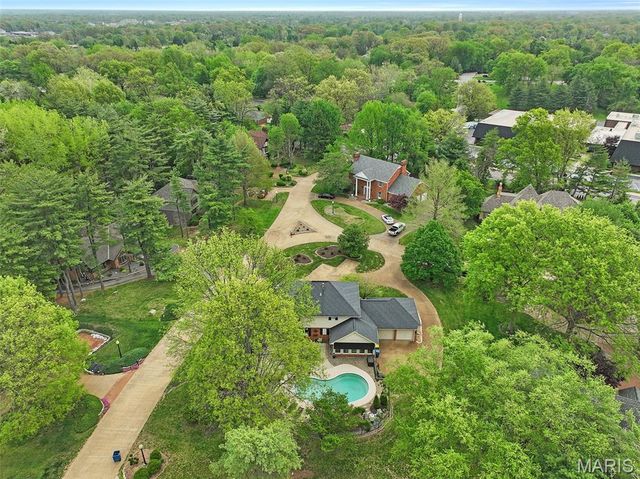6 Pinebrook Court, Edwardsville, IL 62025