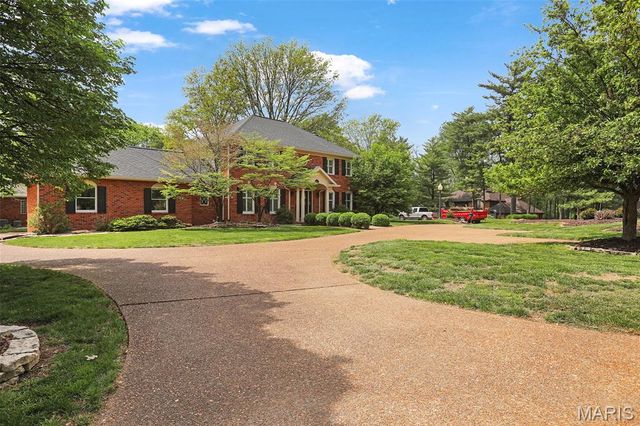 6 Pinebrook Court, Edwardsville, IL 62025