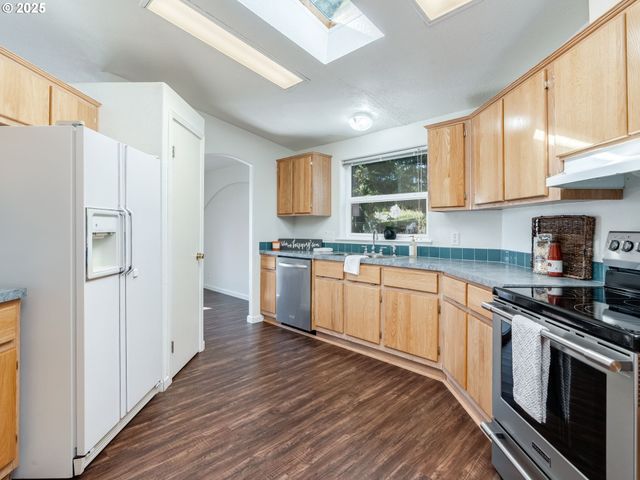 1712 MOUNT PLEASANT Rd, Kelso, WA 98626