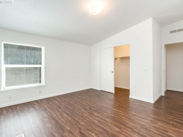 1712 MOUNT PLEASANT Rd, Kelso, WA 98626