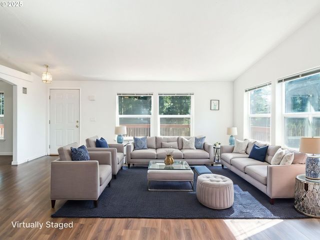 1712 MOUNT PLEASANT Rd, Kelso, WA 98626