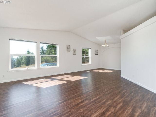 1712 MOUNT PLEASANT Rd, Kelso, WA 98626