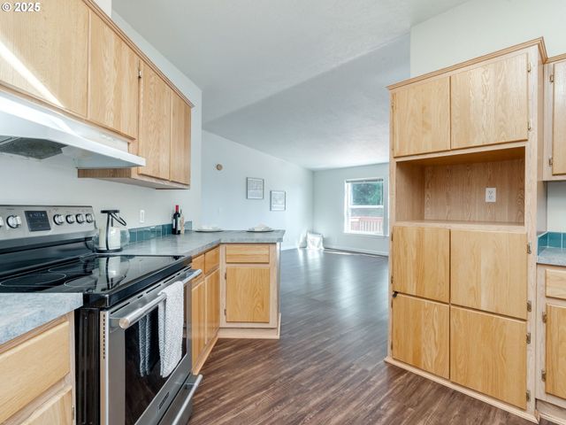 1712 MOUNT PLEASANT Rd, Kelso, WA 98626