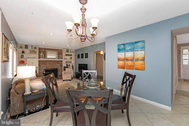 508 MEADOW CT, Mount Laurel, NJ 08054