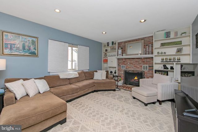 508 MEADOW CT, Mount Laurel, NJ 08054