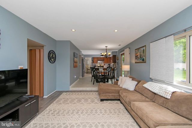 508 MEADOW CT, Mount Laurel, NJ 08054