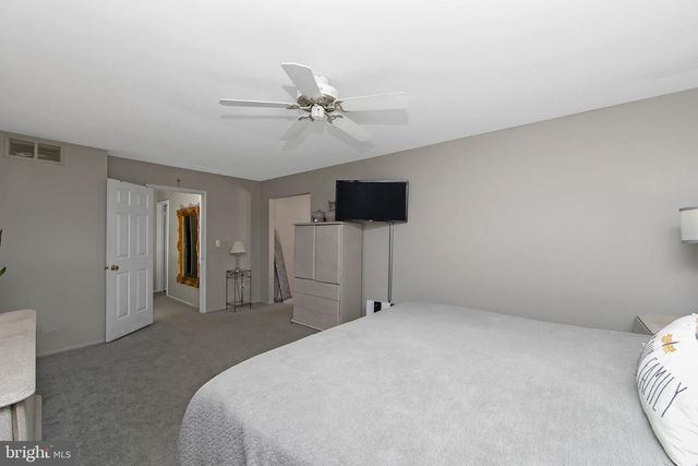 508 MEADOW CT, Mount Laurel, NJ 08054
