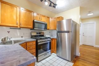 2A Hazel St 3, Salem, MA 01970