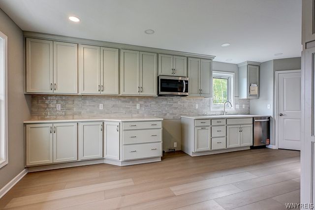 6685 Curtis Court, Lockport Town, NY 14094