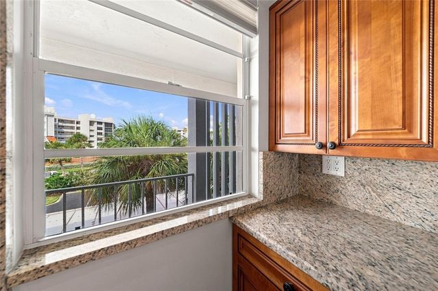 4370 CHATHAM DRIVE 304, Longboat Key, FL 34228