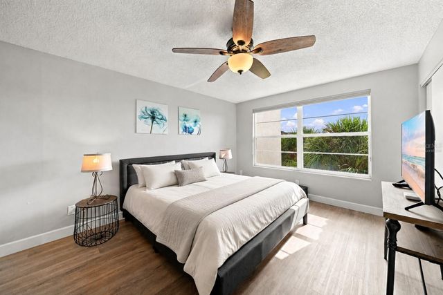 4370 CHATHAM DRIVE 304, Longboat Key, FL 34228