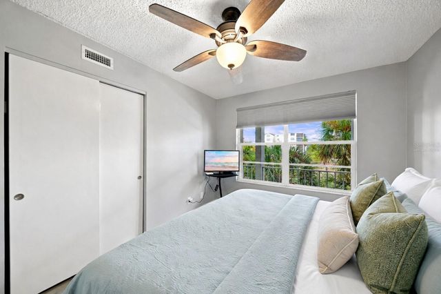 4370 CHATHAM DRIVE 304, Longboat Key, FL 34228