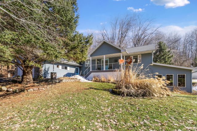 W11195 County Road M, River Falls, WI 54022
