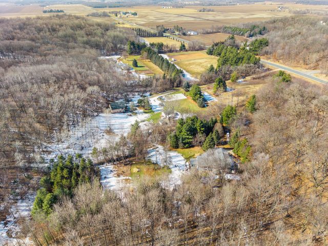 W11195 County Road M, River Falls, WI 54022