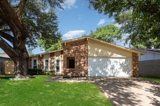 2614 Crestmoor Court, Arlington, TX 76016