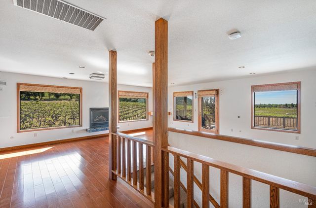 590 Pleasant Ave, Santa Rosa, CA 95403