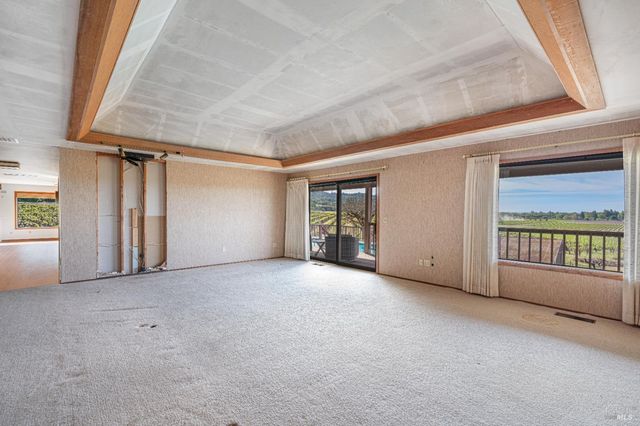 590 Pleasant Ave, Santa Rosa, CA 95403