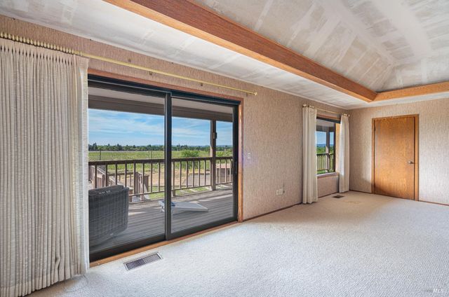 590 Pleasant Ave, Santa Rosa, CA 95403