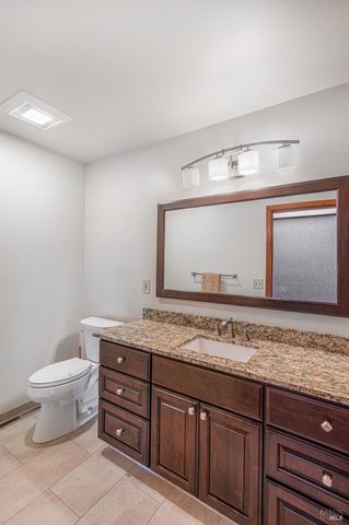 590 Pleasant Ave, Santa Rosa, CA 95403