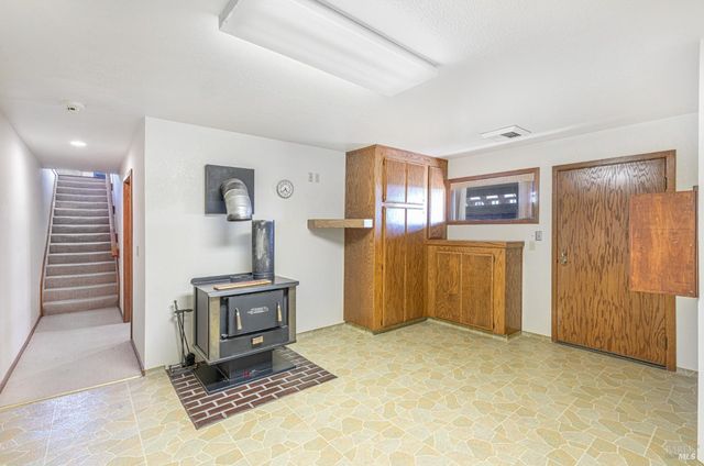 590 Pleasant Ave, Santa Rosa, CA 95403