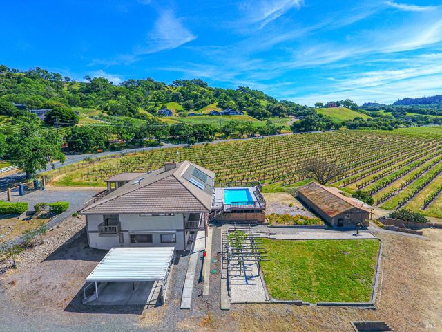 590 Pleasant Ave, Santa Rosa, CA 95403