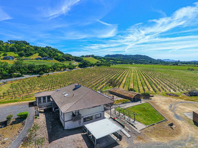 590 Pleasant Ave, Santa Rosa, CA 95403