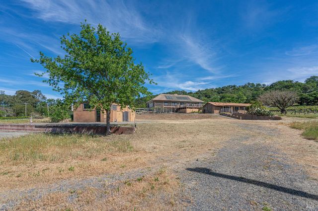 590 Pleasant Ave, Santa Rosa, CA 95403