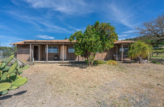 590 Pleasant Ave, Santa Rosa, CA 95403