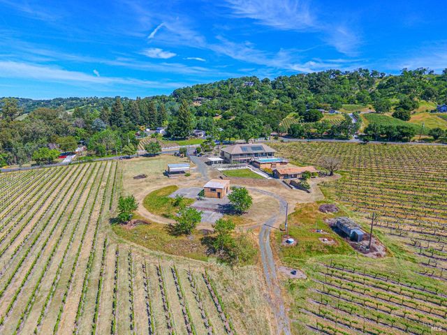 590 Pleasant Ave, Santa Rosa, CA 95403