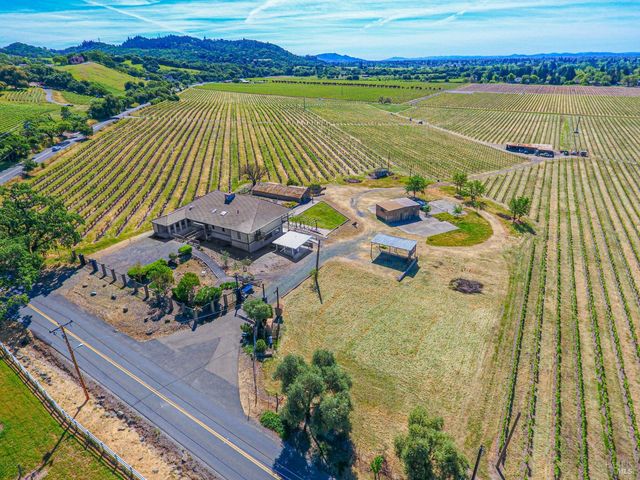 590 Pleasant Ave, Santa Rosa, CA 95403