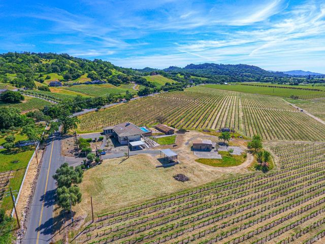 590 Pleasant Ave, Santa Rosa, CA 95403