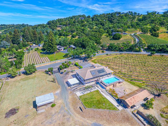 590 Pleasant Ave, Santa Rosa, CA 95403