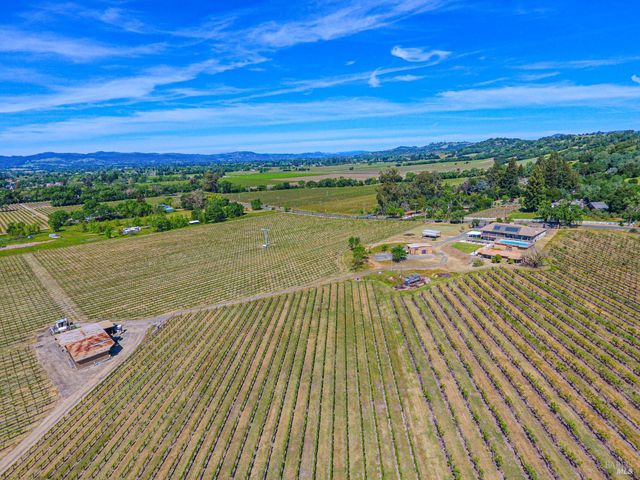 590 Pleasant Ave, Santa Rosa, CA 95403