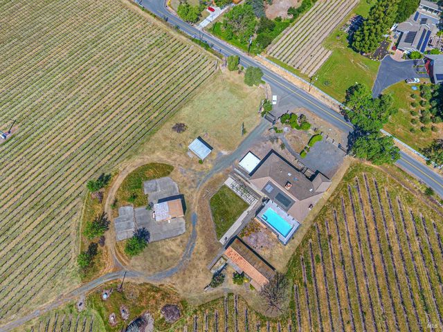 590 Pleasant Ave, Santa Rosa, CA 95403