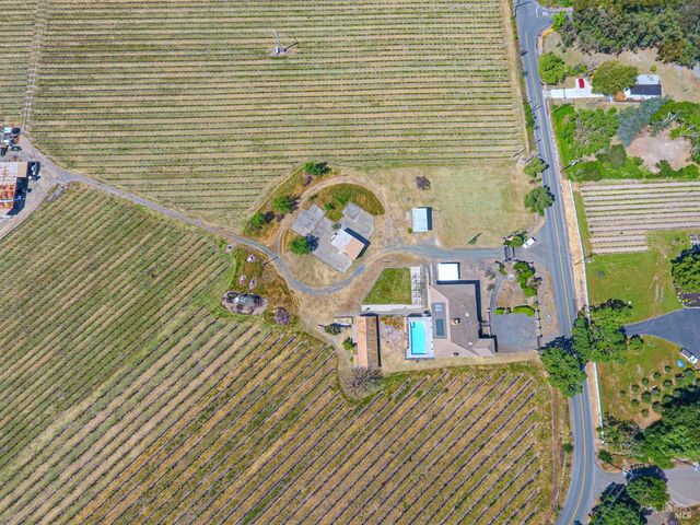 590 Pleasant Ave, Santa Rosa, CA 95403