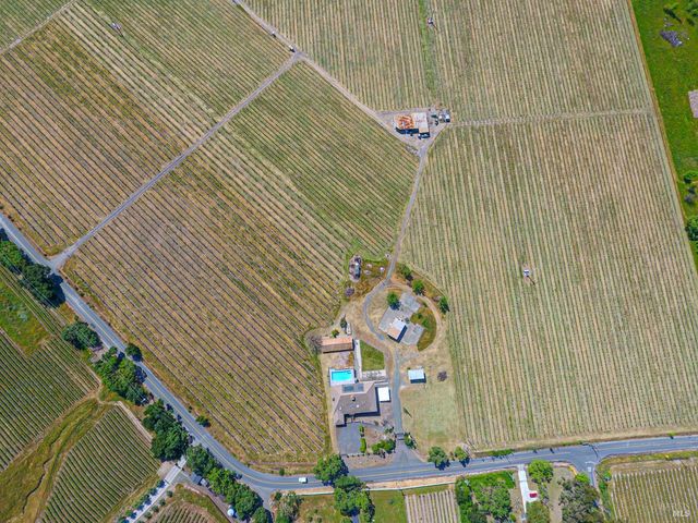 590 Pleasant Ave, Santa Rosa, CA 95403