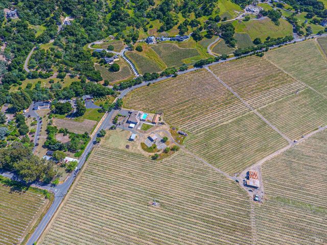 590 Pleasant Ave, Santa Rosa, CA 95403