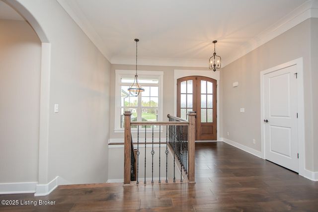 10700 Leo Farm Pl, Louisville, KY 40291