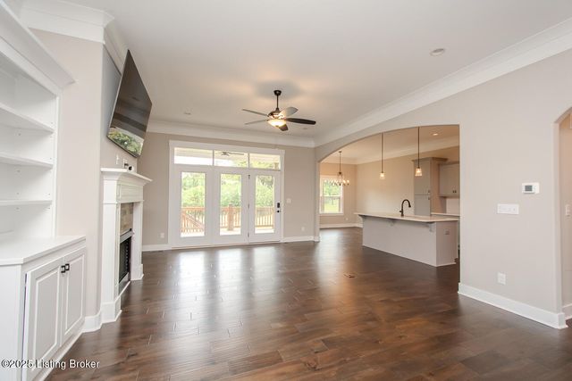 10700 Leo Farm Pl, Louisville, KY 40291