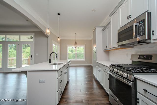 10700 Leo Farm Pl, Louisville, KY 40291