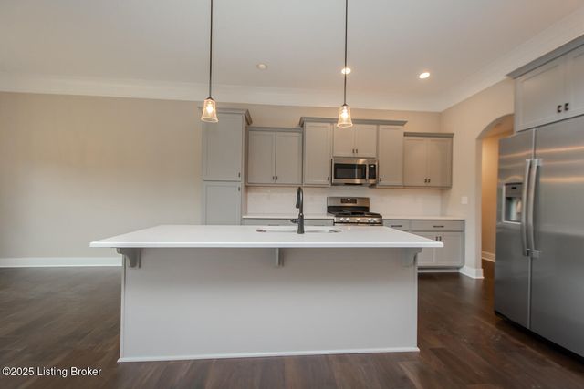 10700 Leo Farm Pl, Louisville, KY 40291